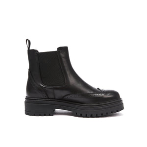 Wing cap chelsea boot black