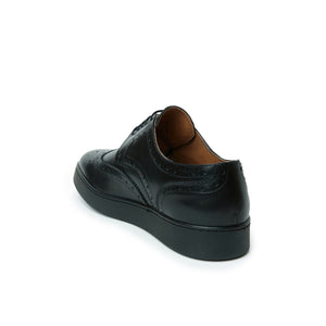Wing cap sneaker black