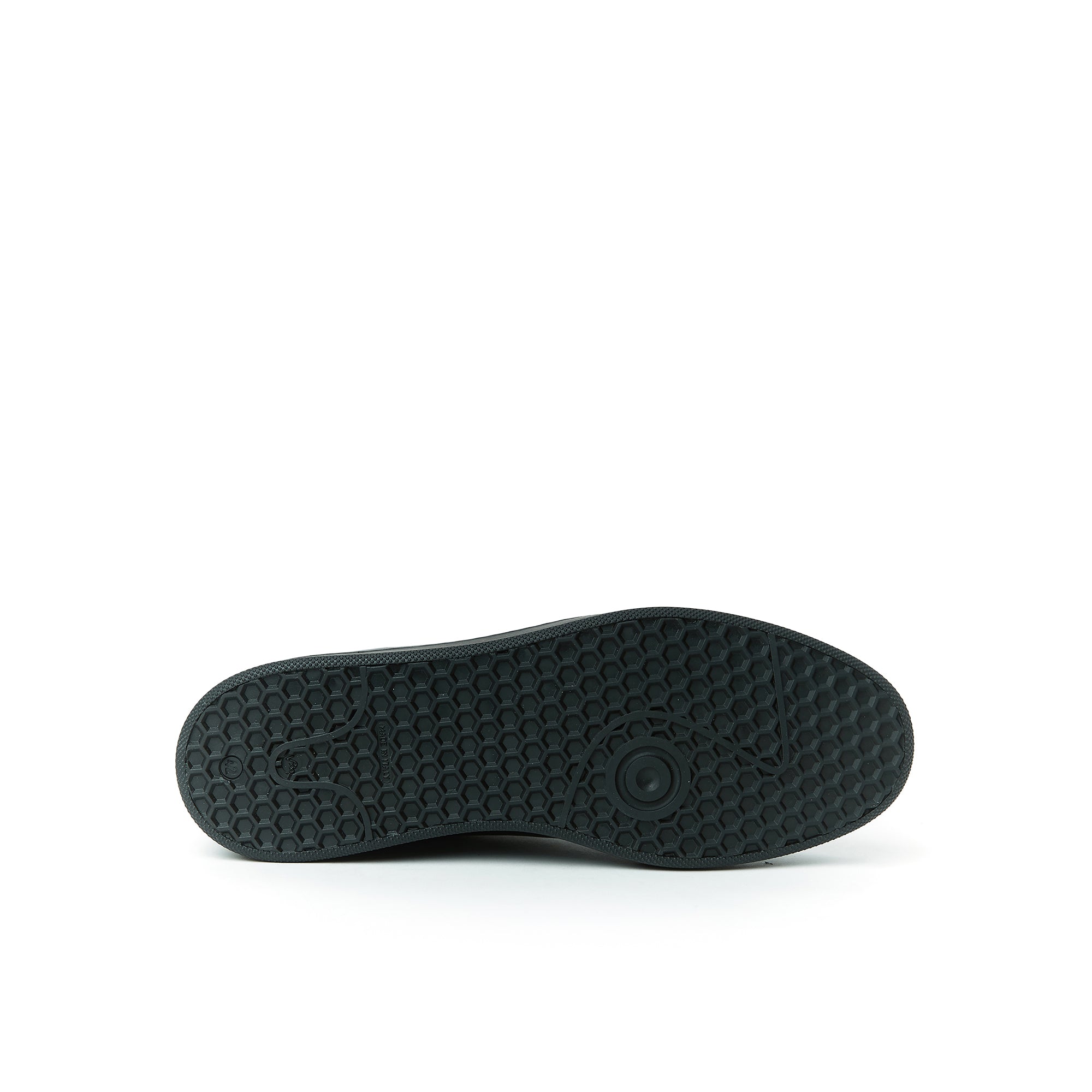 Wing cap sneaker black