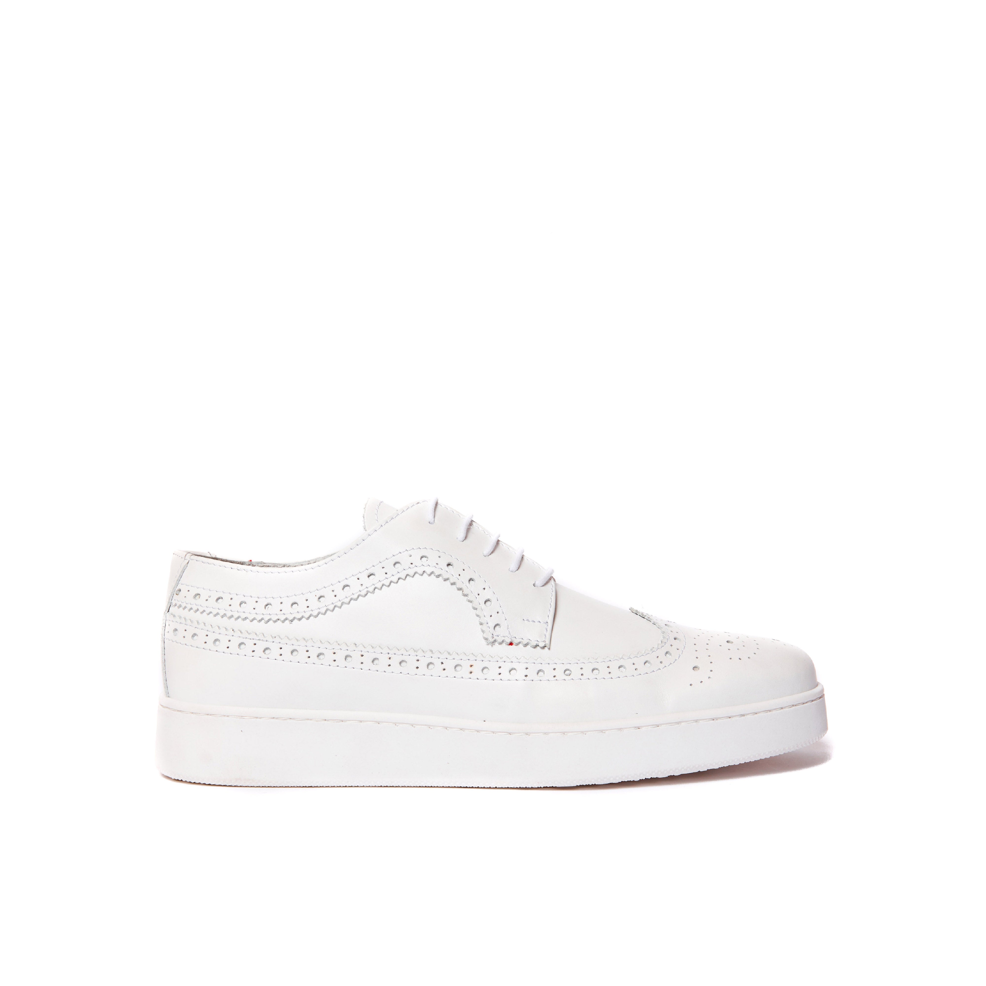 Wing cap sneaker white