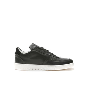 Sneaker black