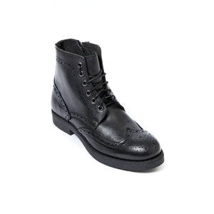 Wing cap ankle boot black