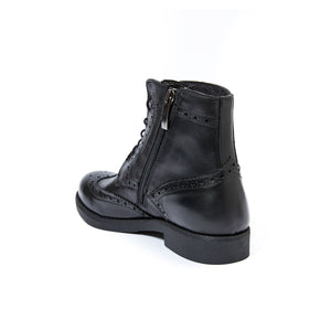 Wing cap ankle boot black