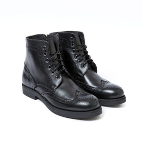 Wing cap ankle boot black