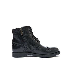 Wing cap ankle boot black