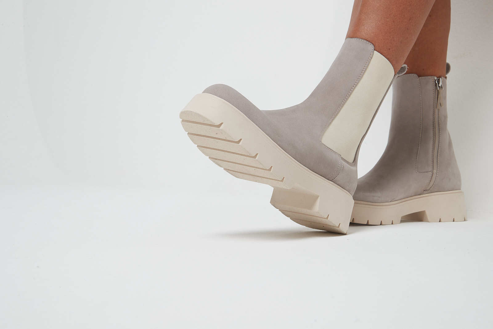 Plain chelsea boot taupe