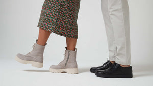 Wing cap sneaker black