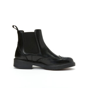 Wing cap chelsea boot black