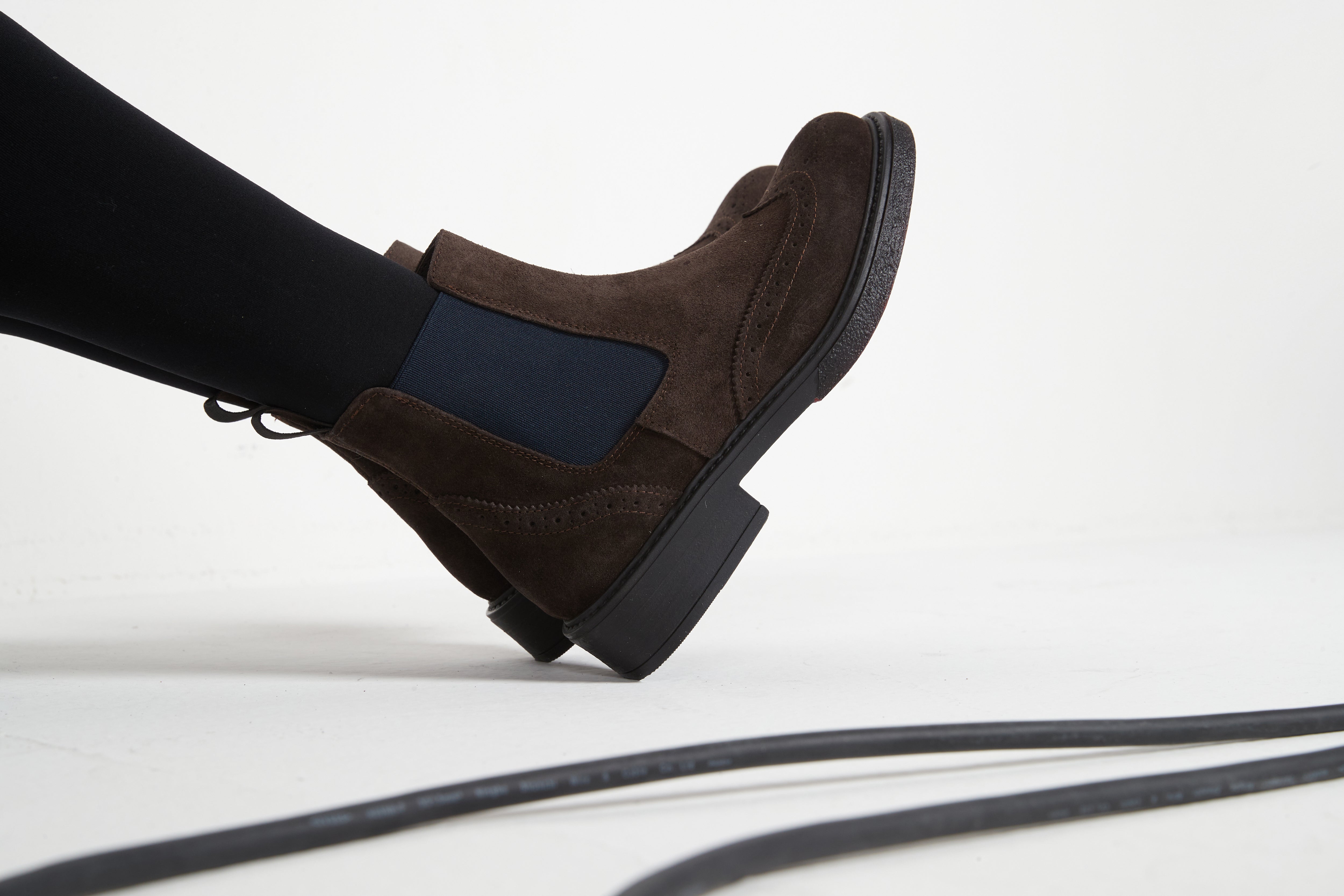 Wing cap chelsea boot dark brown