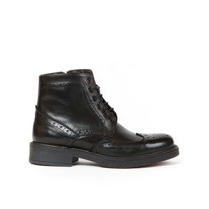 Wing cap laced boot black