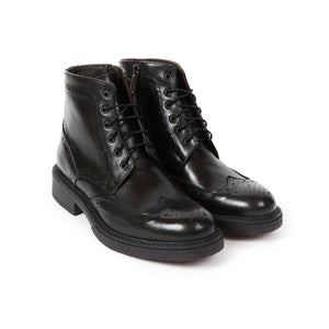 Wing cap laced boot black