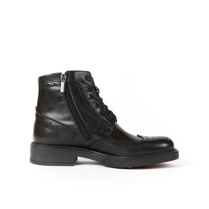 Wing cap laced boot black