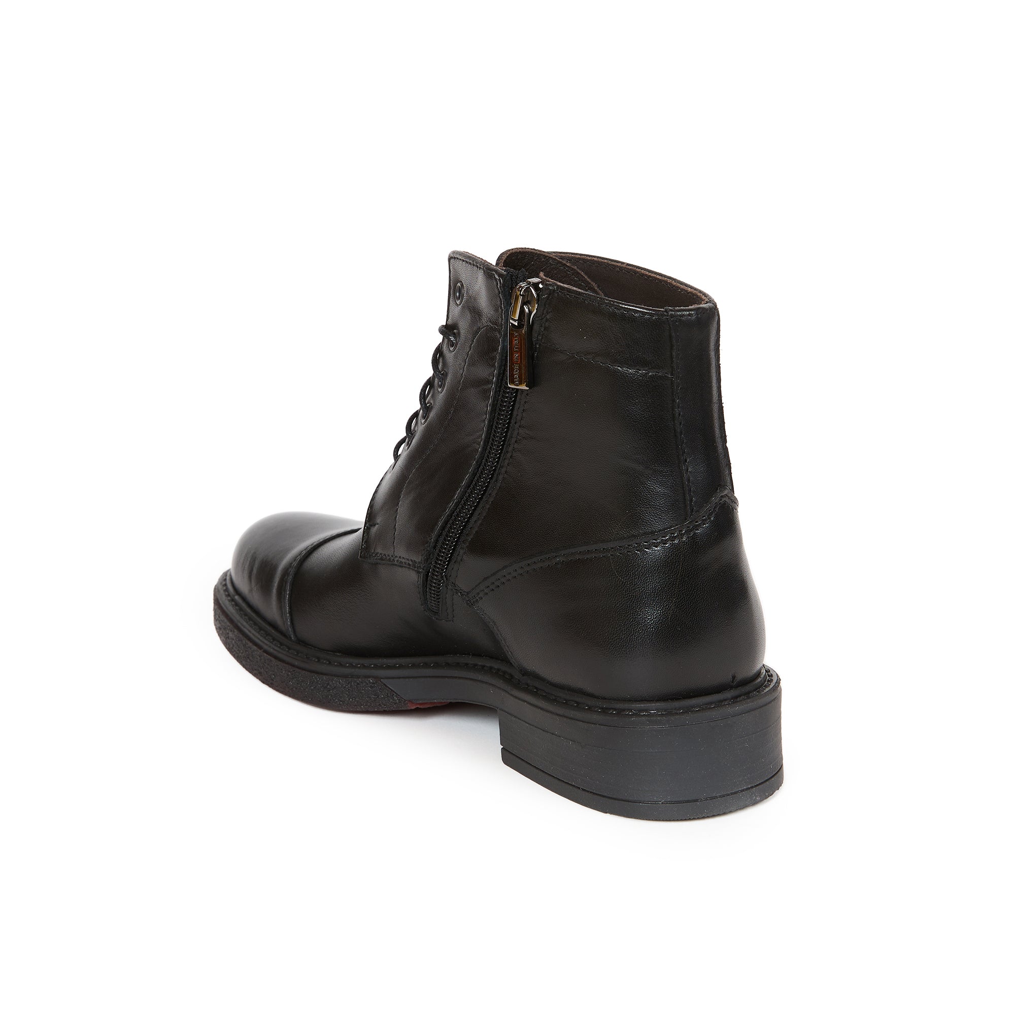 Toe cap laced boot black