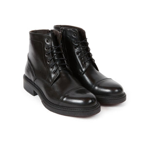 Toe cap laced boot black