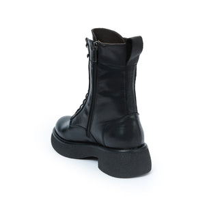 Lace-Up boot black